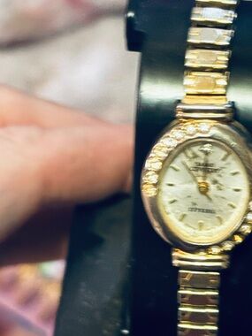 Gold Women's Bracelet Watch - Gold Tone sepens